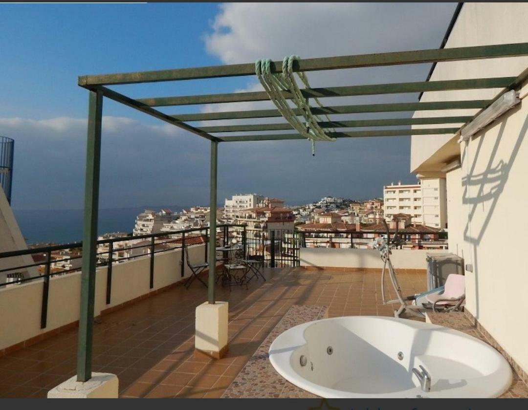 Atico 3 Habitaciones Benalmadena Costa Con Jacuzzi Y Barbacoa Privado Exterior photo